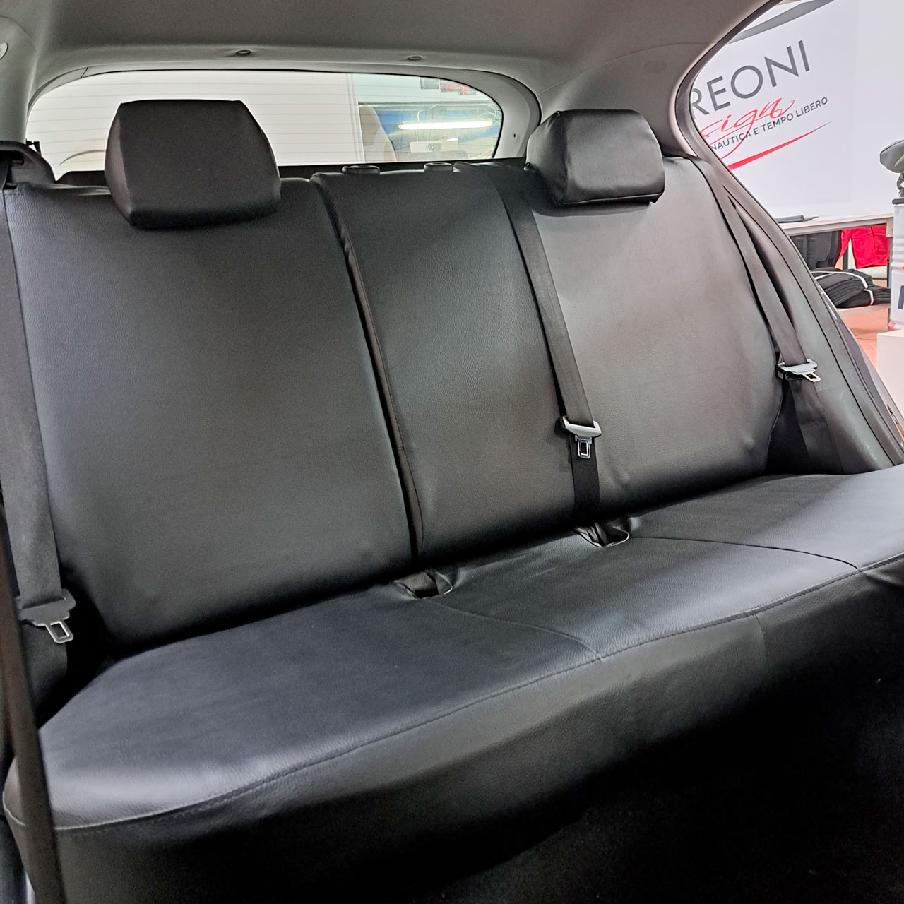 Tappezzeria auto di servizio Tappezzeria auto di servizio