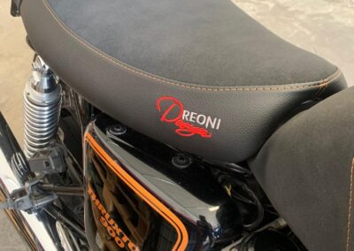 Sella su misura per Triumph Thruxton 900